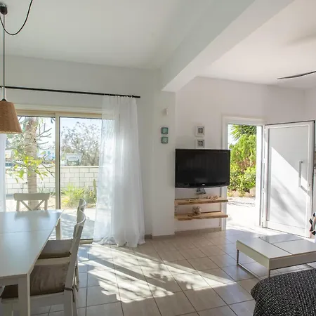 Phaedrus Living: Luxury Oceania فيلة