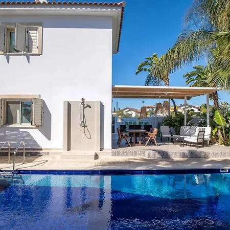 Phaedrus Living: Luxury Oceania